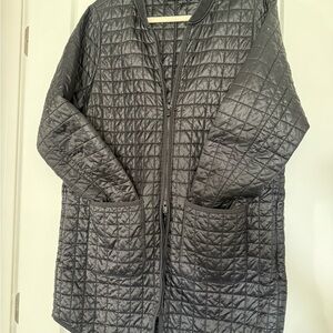 Athleta Womens Grandview Primaloft Shell Jacket Size large LG  Black EUC.